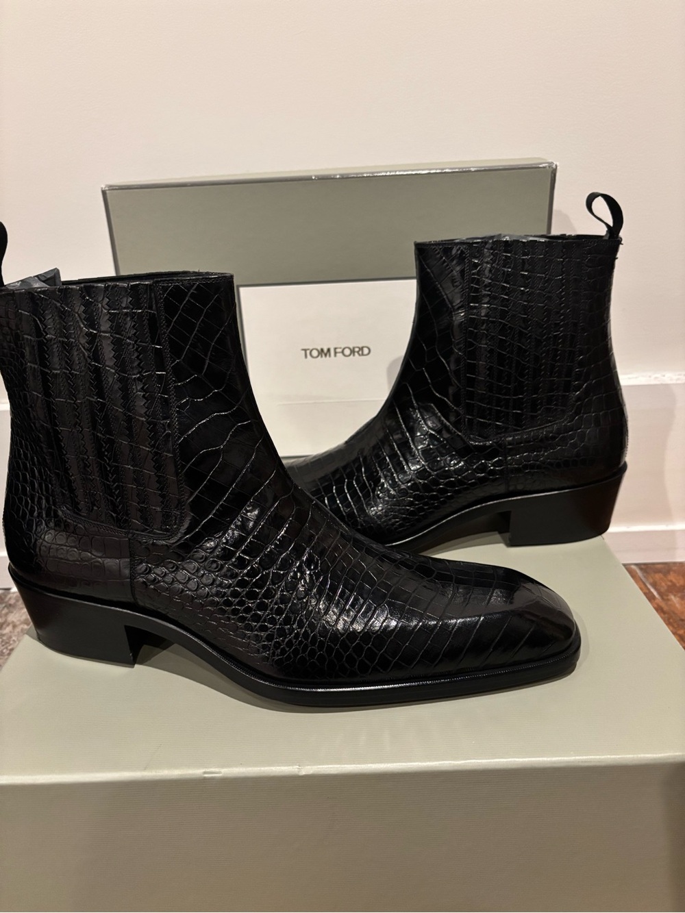 Tom Ford Men’s Black Croc-Embossed Leather Chelsea Boots - Picture 2 of 5